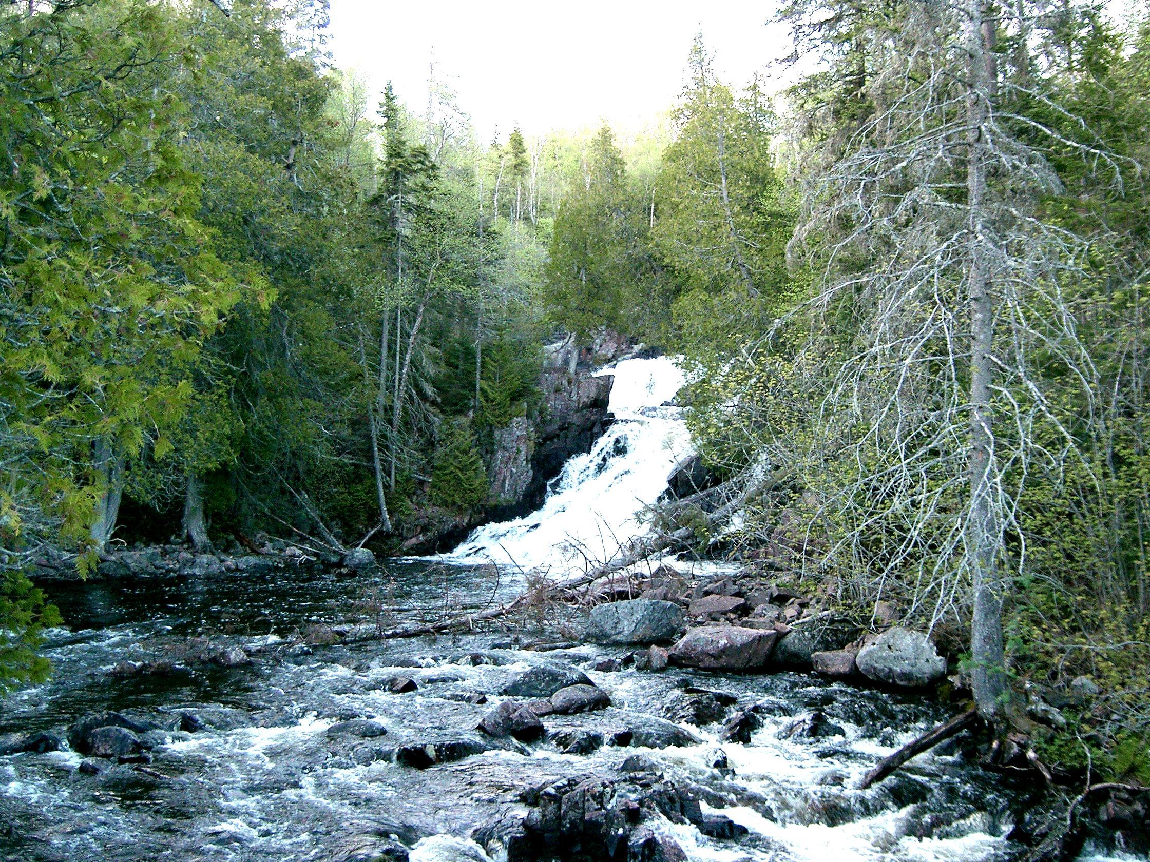 rainbowfallsrunningwhitewater.jpg